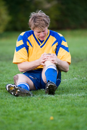 Man needing sports injury chiropractor in sandy springs